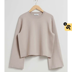 & Other stories stickad tröja - Knappt använd en handfull gånger, mycket fint skick och väl omhändertagen, perfekt mot vintern!