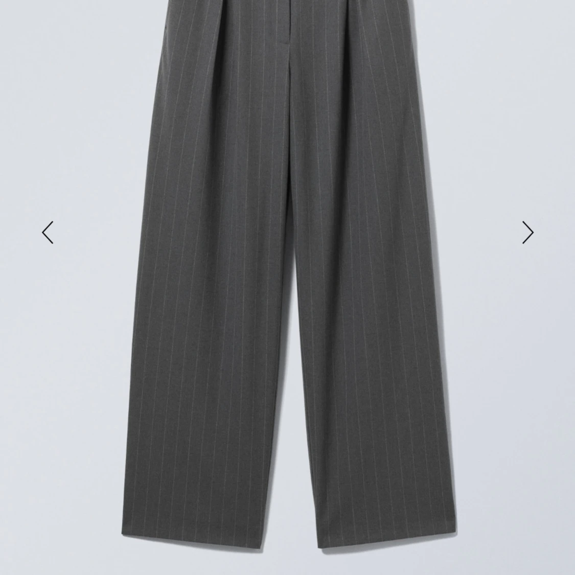 Gråa kostymbyxor  - 90