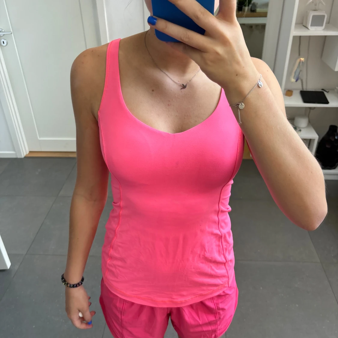 Lululemon träningslinne med inbyggd bh  - 90