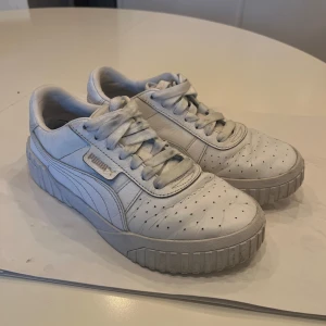 Puma sneakers  - Puma sneakers i storlek 37.5 