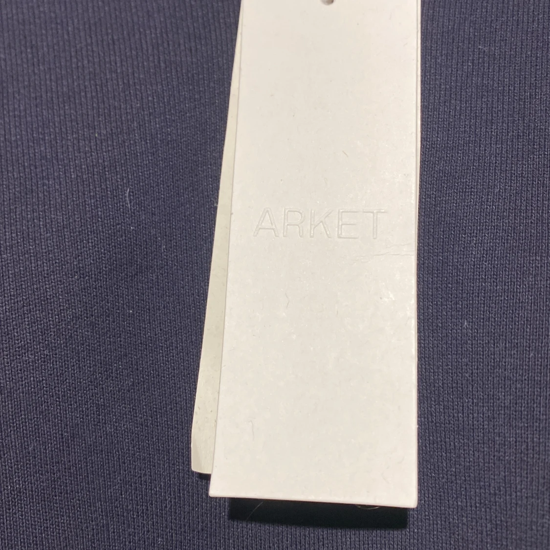 Svart tröja med dragkedja från Arket - 2