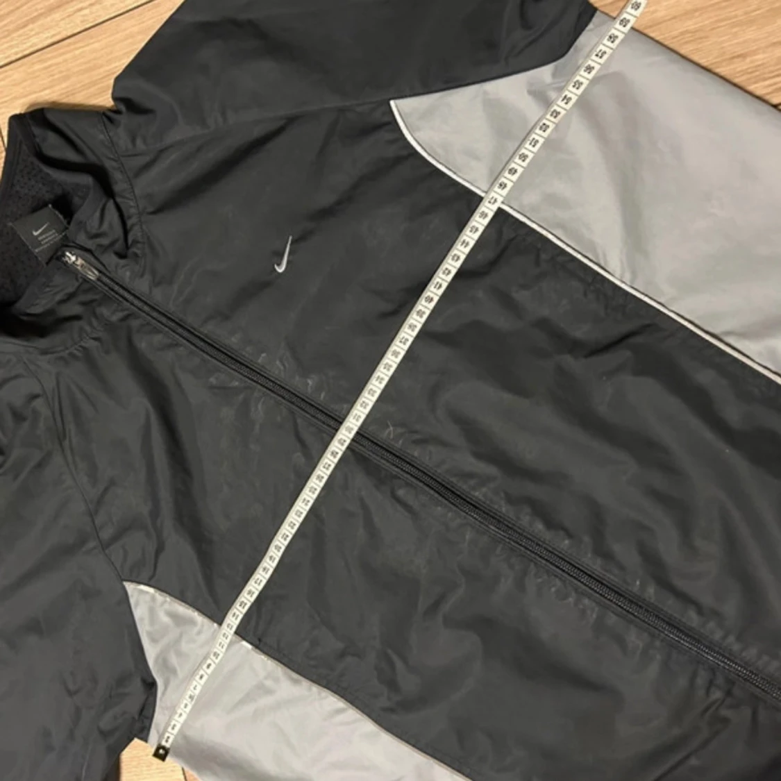 Svart och grå vintage nike jacka - 2