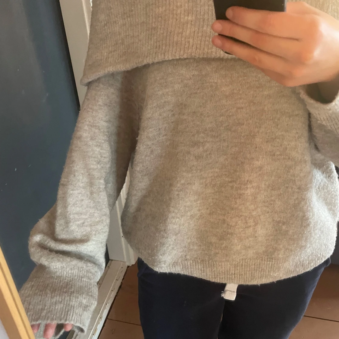 Grå offshoulder tröja - 2