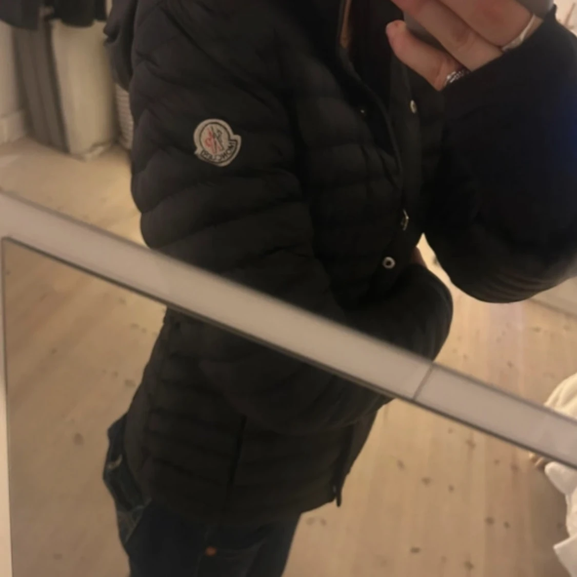 Svart dunjacka från Moncler - 4