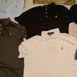 Ralph lauren kläder  - Säljer Ralph lauren plagg för bra pris , piké kostar ca 100 kr styck , skriv för mer info, alla sizer