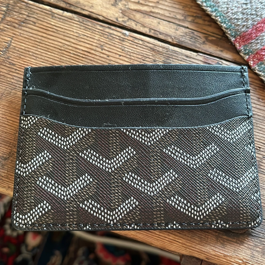 Svart korthållare - 1