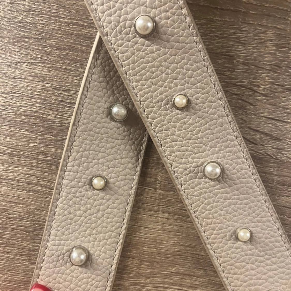 Beige bälte med pärldetaljer - 2