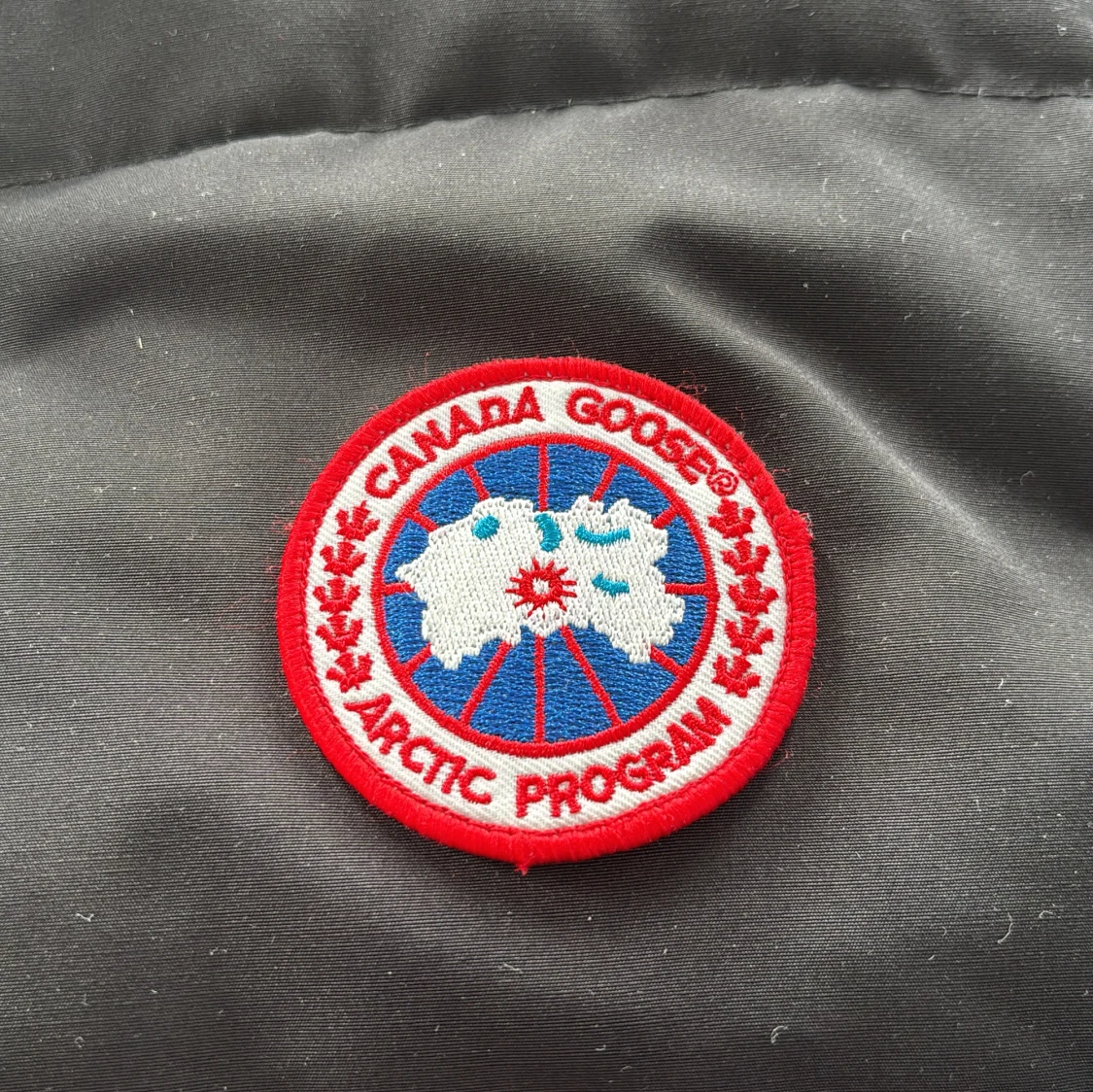 Svart dunväst från Canada Goose - 2