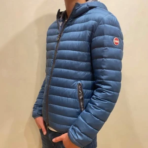 Colmar jacka  - Hej! Säljer nu min jacka från märket Colmar, storlek 46/S, bra skick modellen är 184cm och väger 70kg . Tveka inte på att höra av dig om du har frågor eller funderingar kring jackan!