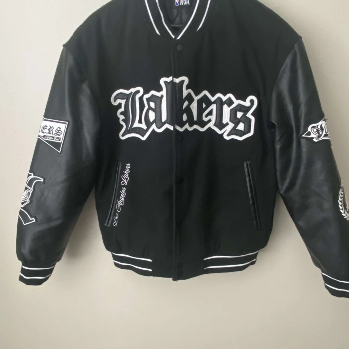 Svart Lakers bomberjacka - 1