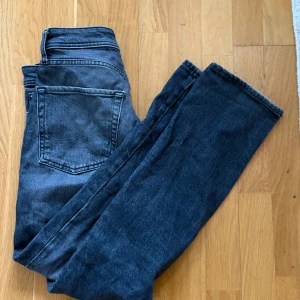 Jack and Jones jeans - Slim straight/tapered fit. Storlek 28/30
