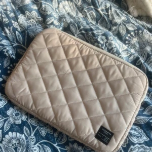 Lager 157 datorfodral 13 - Storlek 13, fint skick💗