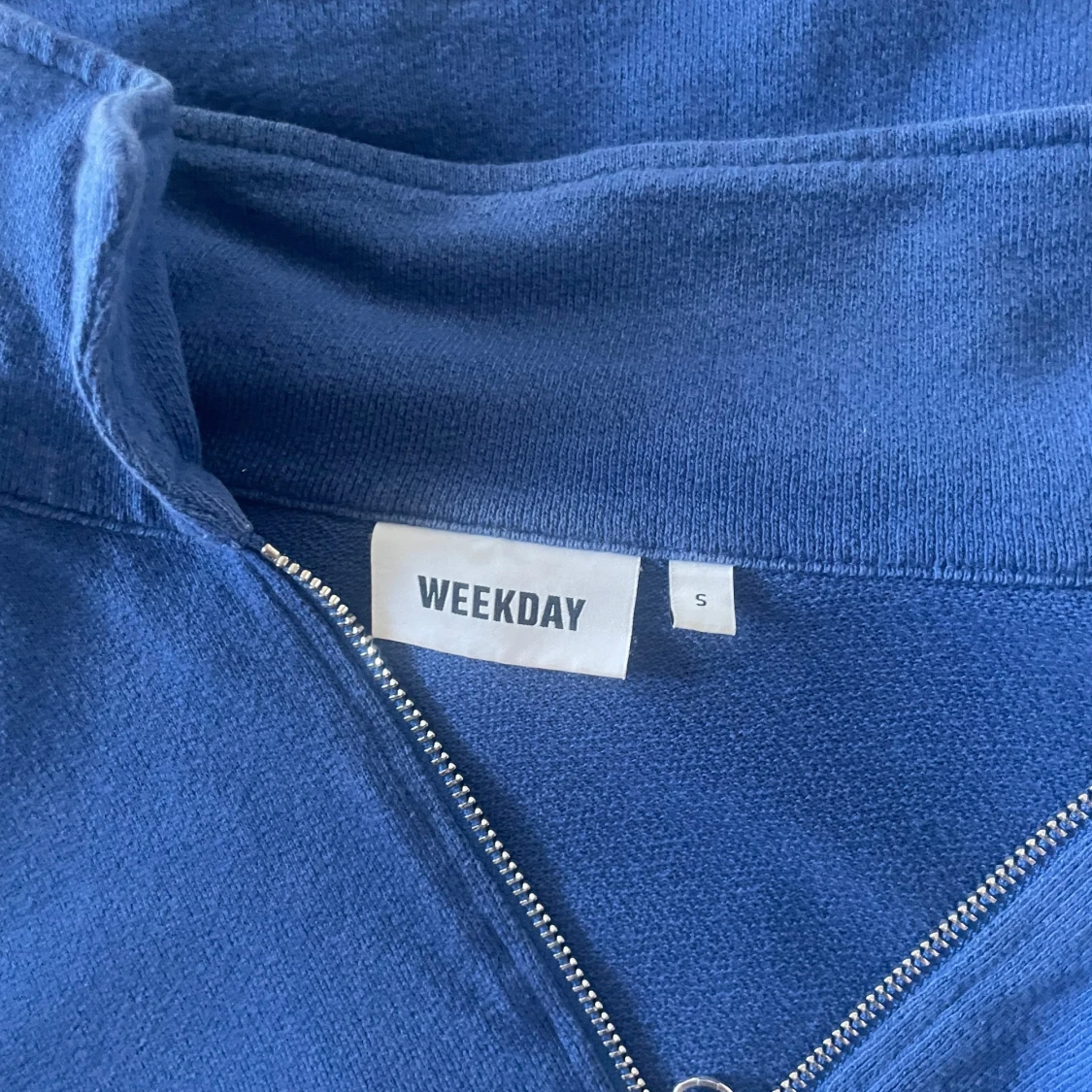 Blå tröja från Weekday - 2