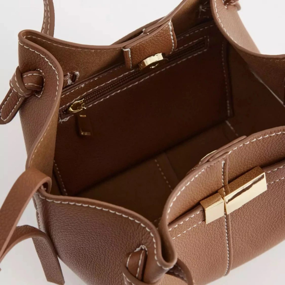 Brun axelväska från Lindex - 2