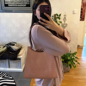 Rosa väska  - Super fin väska från nakd som inte används längre 🥰