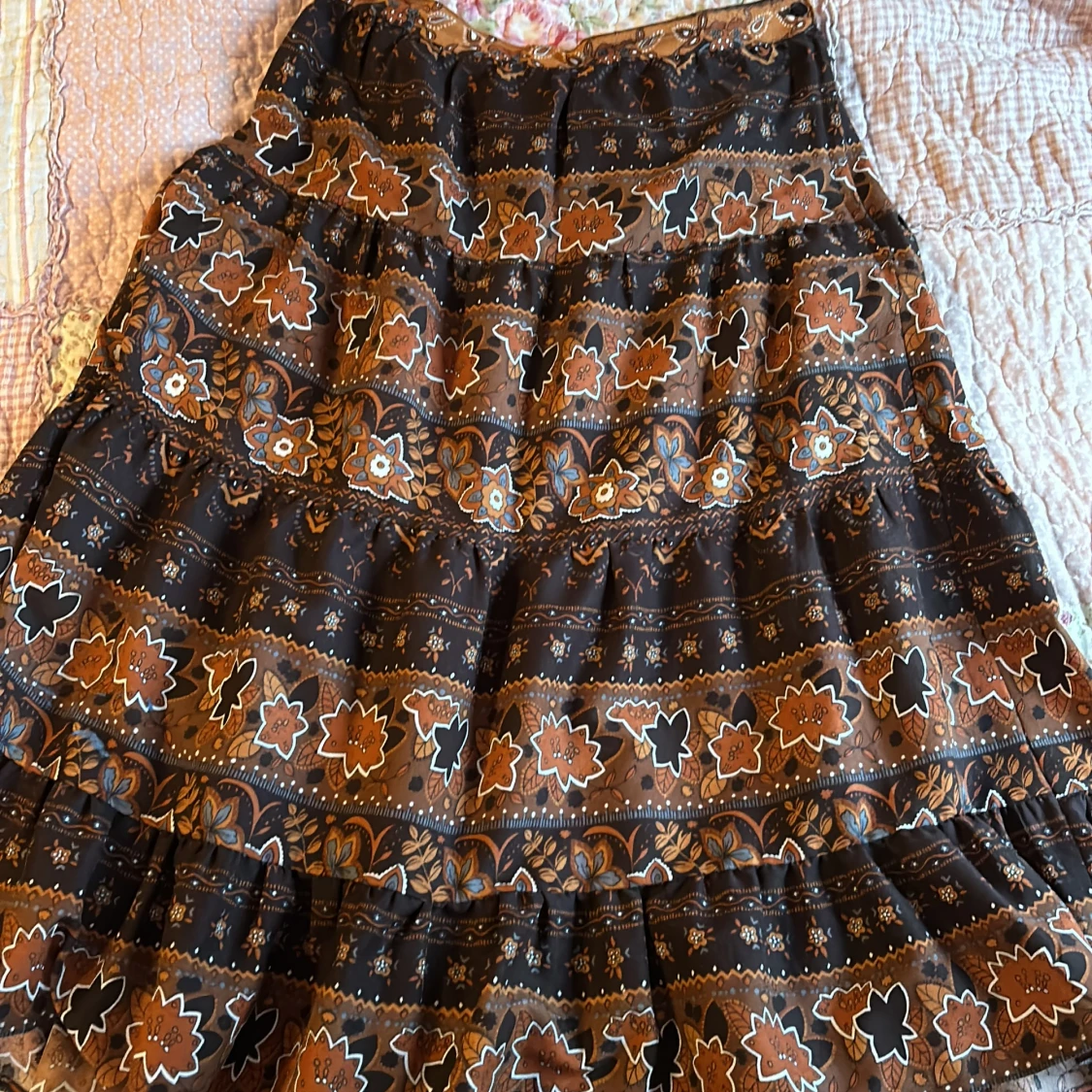 Mönstrad kjol i polyester