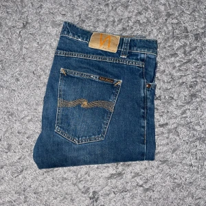 Blå jeans från Nudie - Snygga blå jeans från Nudie som inte används längre
