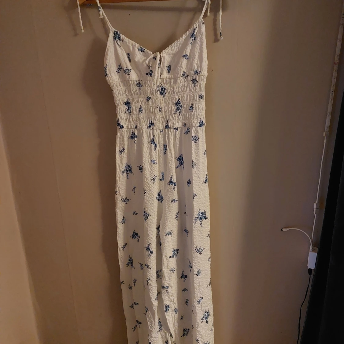 Vit blommig jumpsuit - 1