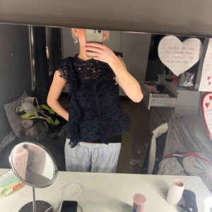 spetströja - populär spetströja från zara som inte kommer till användning. väldigt bra skick💙