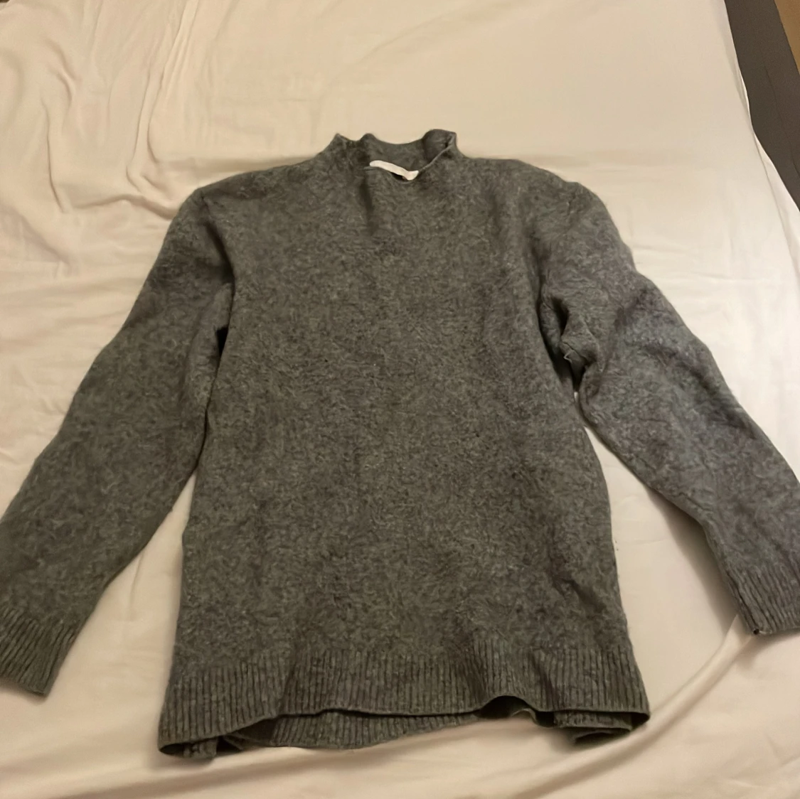 Grå kashmir tröja