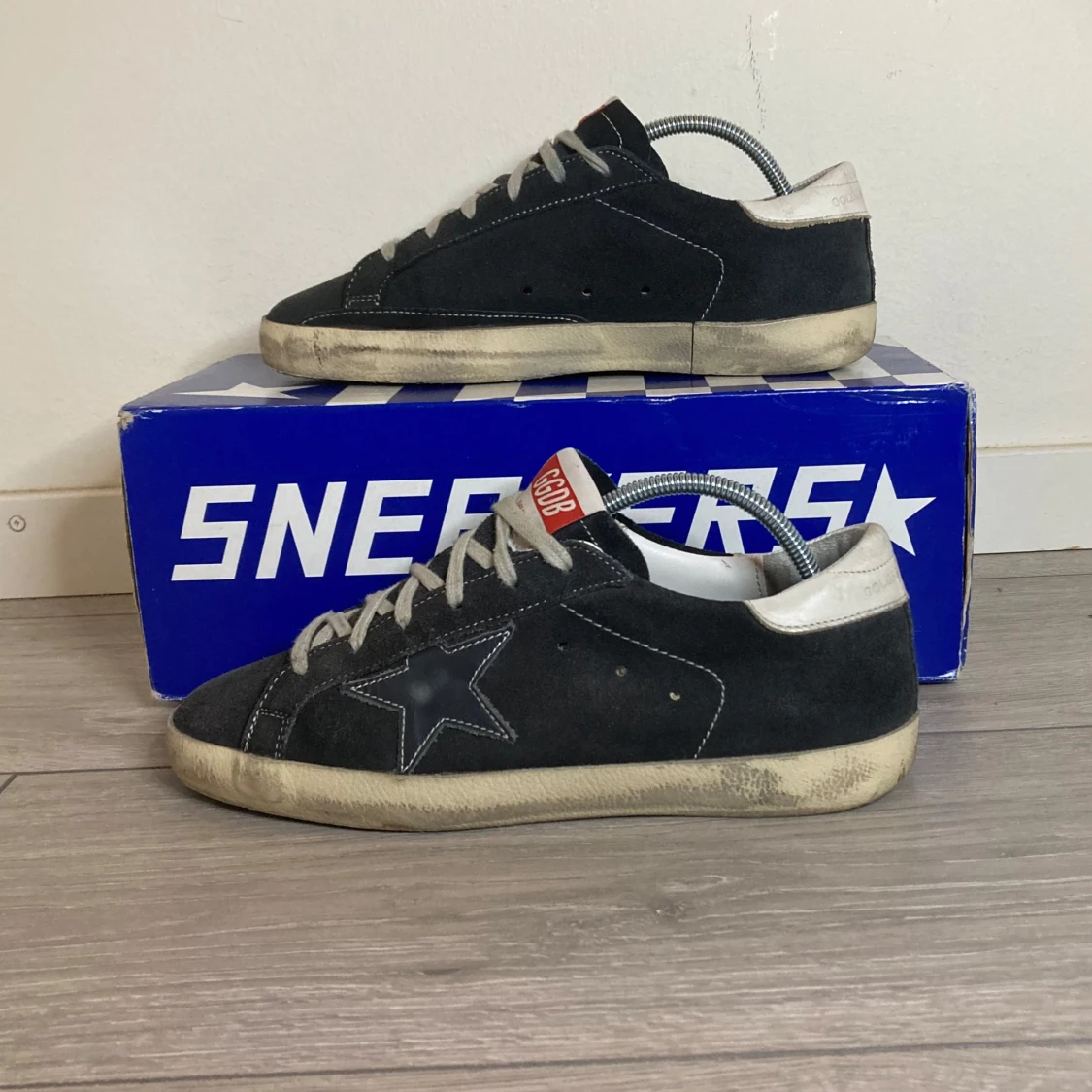 Mörkblåa Golden Goose