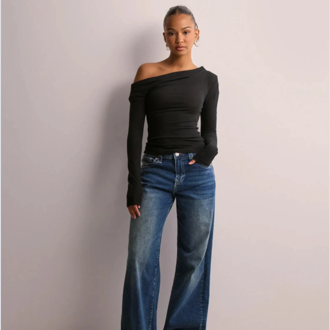 Svart offshoulder topp från Nelly - 1