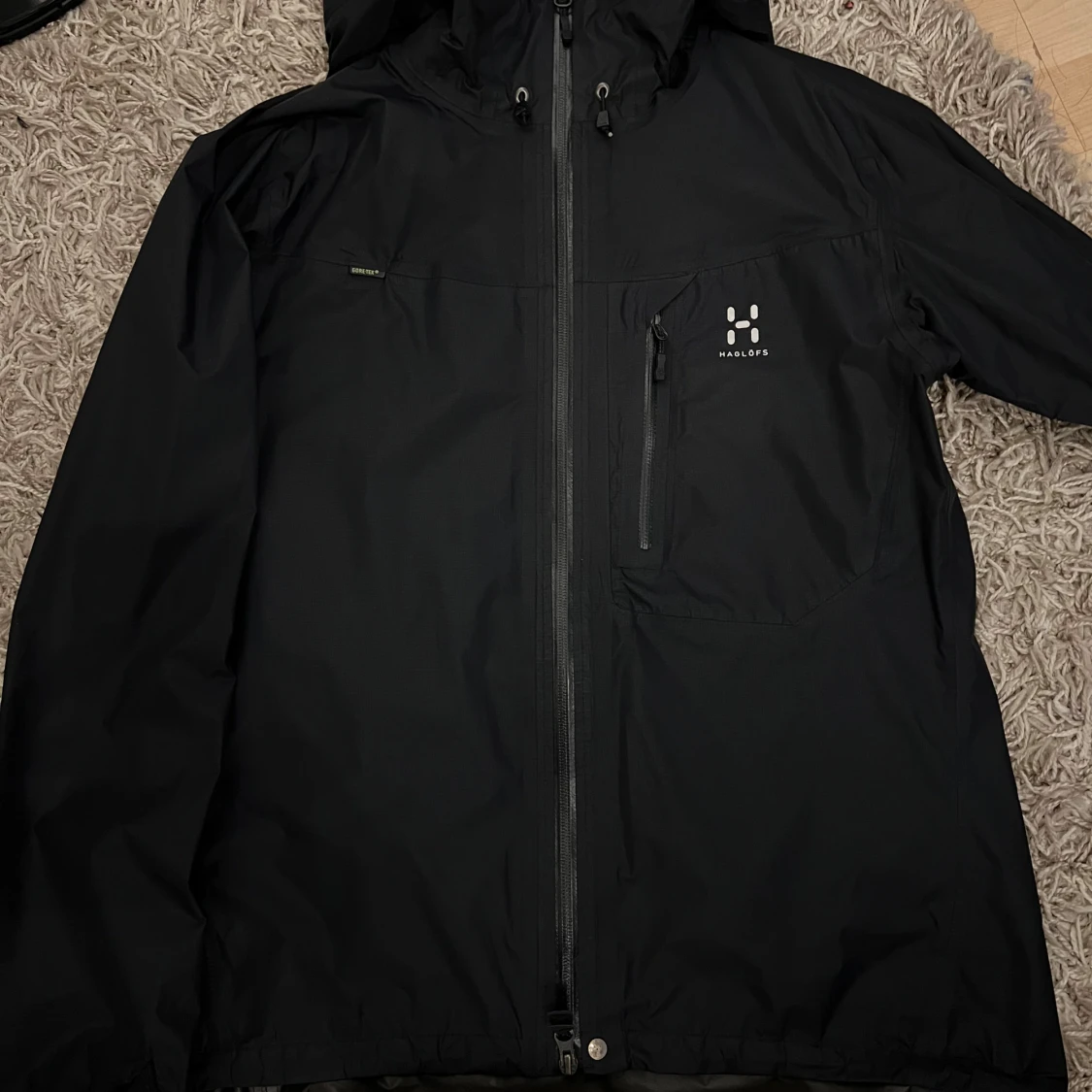 Svart regnjacka från Haglöfs - 2