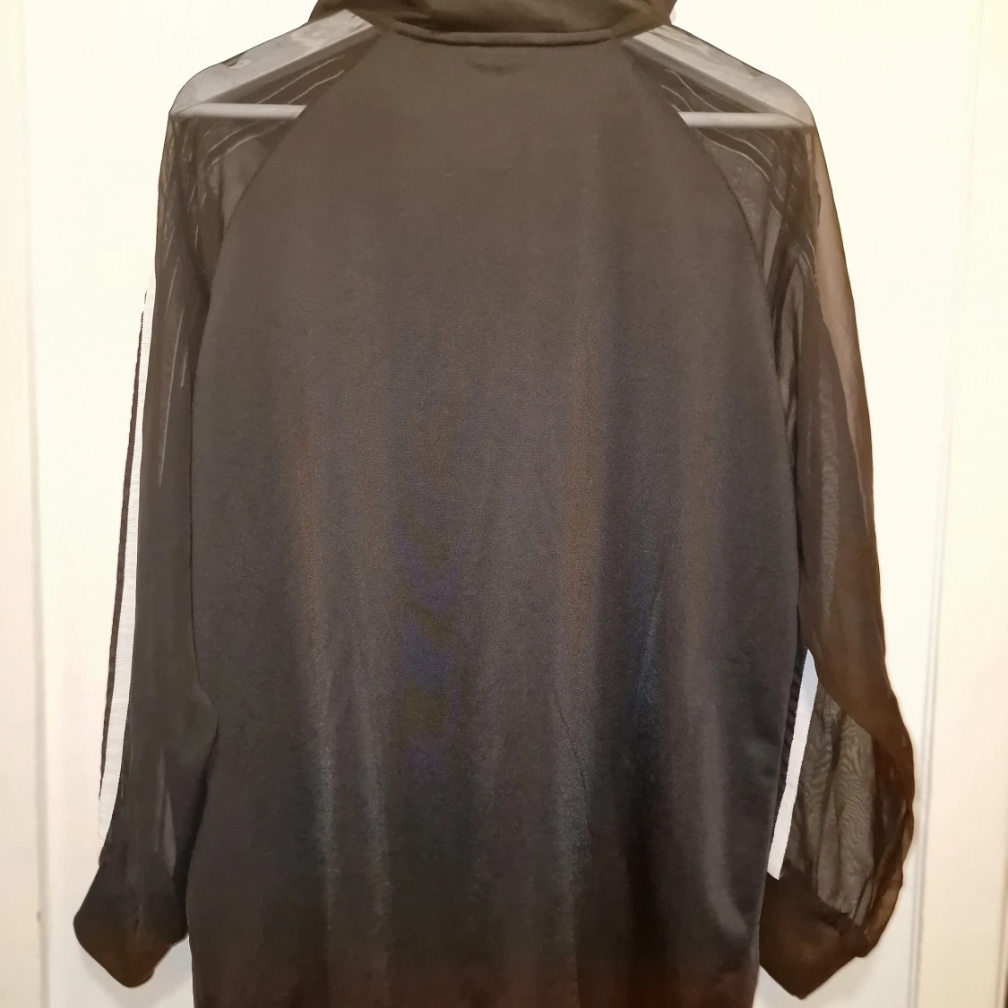 Svart jacka från Adidas - 1