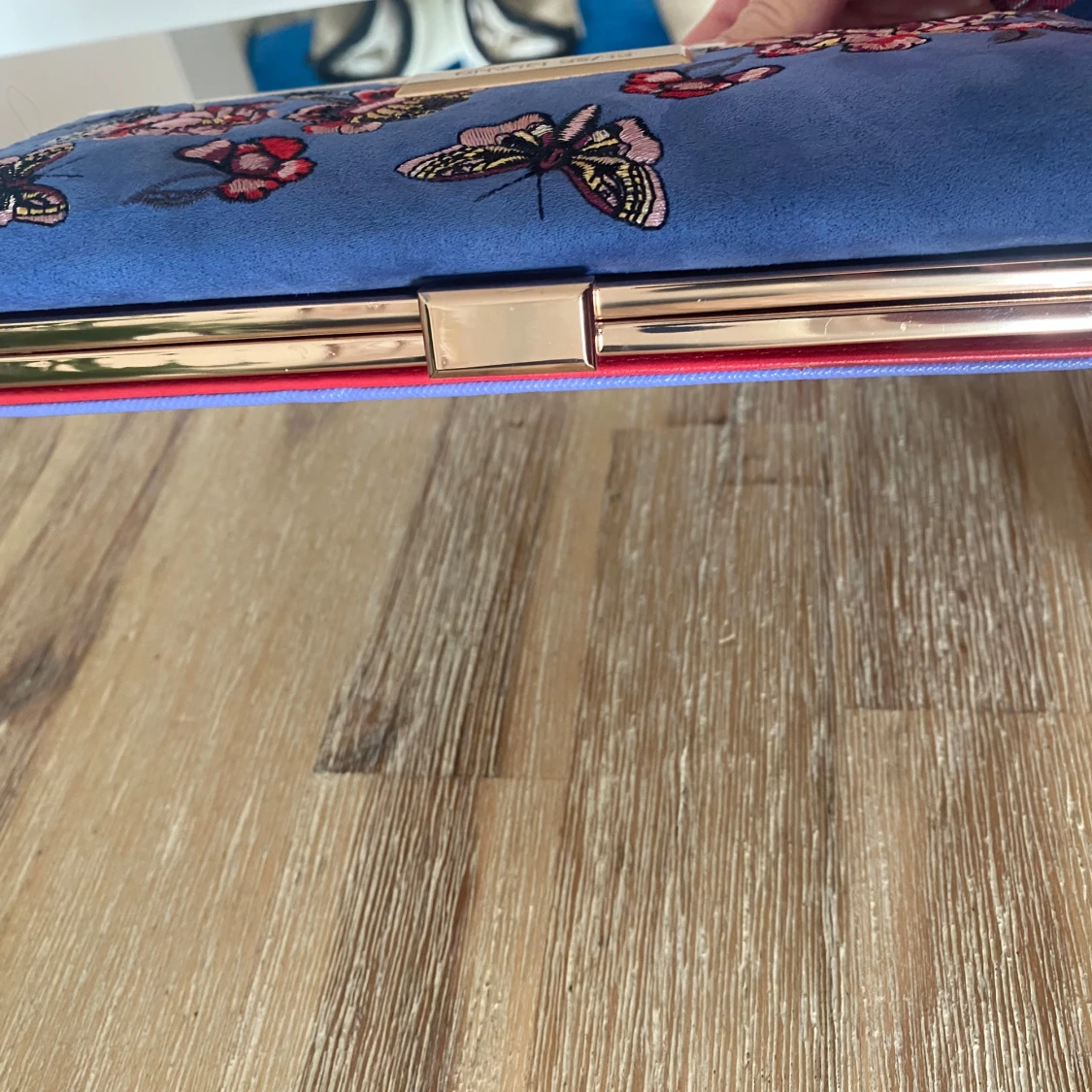 Blå blommig broderad plånbok från River Island - 2