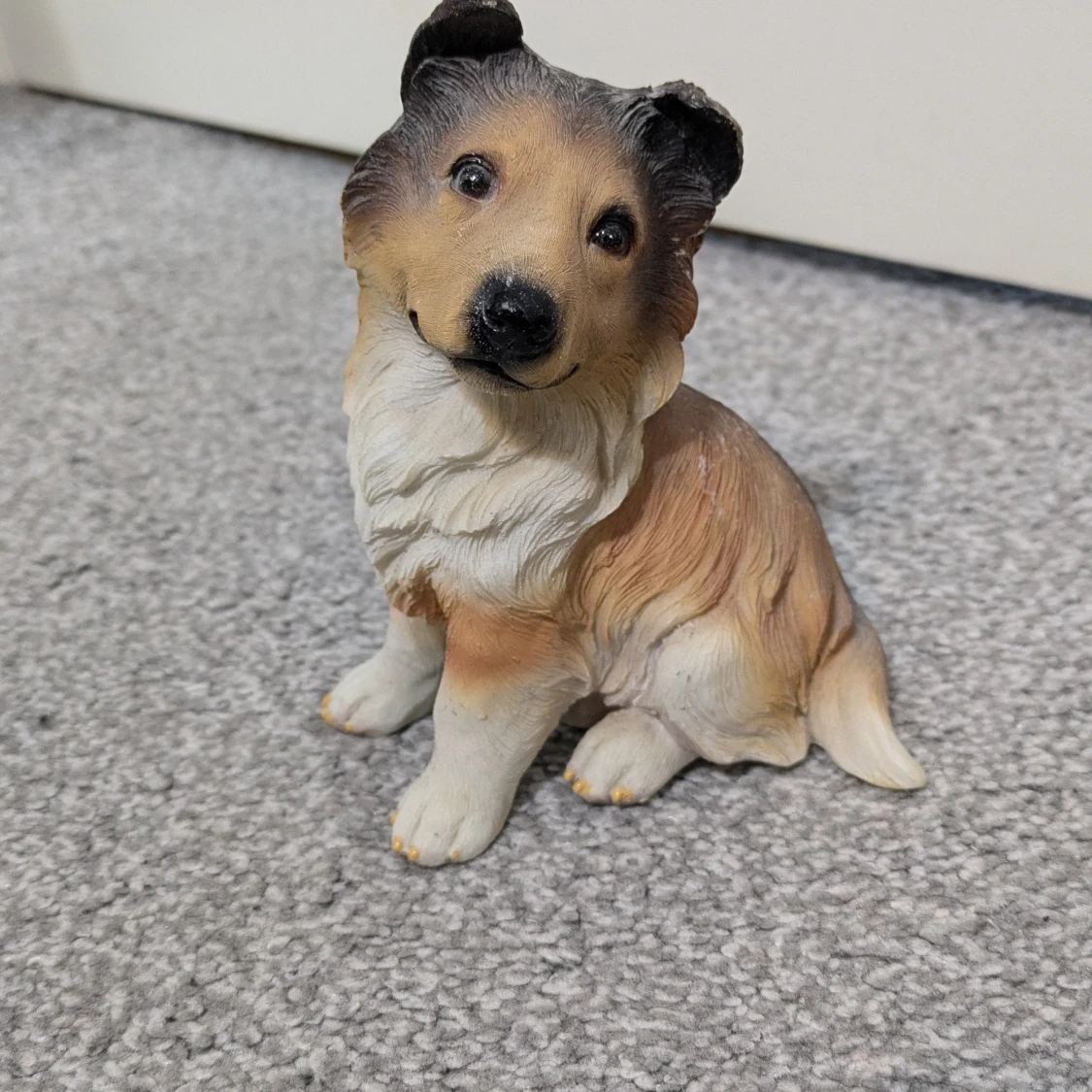 Dekorativa hundstatyer i keramik - 1