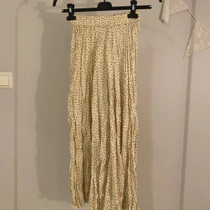 Lång kjol från gina - Lång kjol från Gina stl xs. 