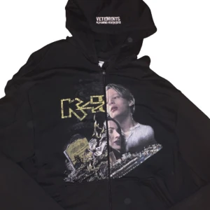 Vetements Titanic Hoodie - Den absolut sjukaste hoodien, väger över 1,2 kg, grym kvalité, inte äkta. Storlek XS sitter som M-L