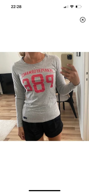 Peak tröja  - Peak performance tröja strl xs i fint skick!🤎