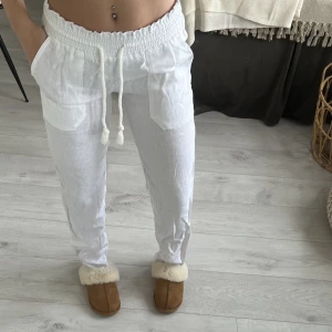 Lågmidjade linnebyxor  - Helt nya linnebyxor från Skagen Clothing. Köpte för 779kr.  Jag är 165cm   (Slutsåld på hemsidan)   Köp dirket för 650kr💗💗