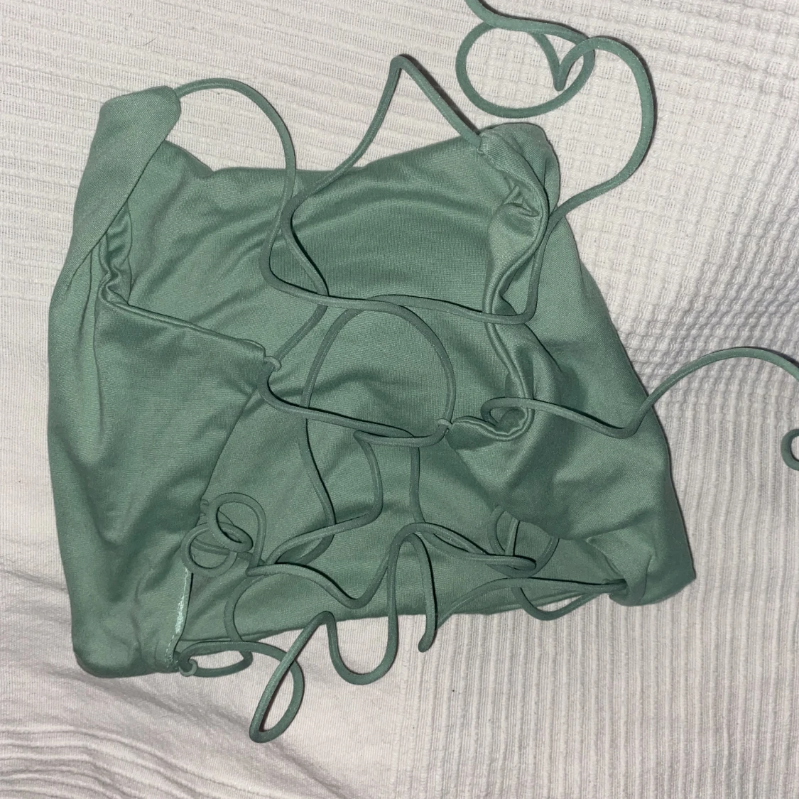 Grön topp med öppen rygg - 90