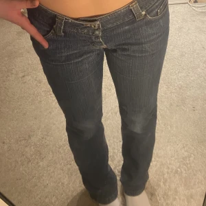 Lågmidjade jeans  - Jeans köpte från second hand 