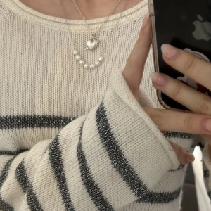 Pärlhalsband - Jätte gulligt pärlhalsband från Edblad, passar till allt!!! Rostfritt stål!