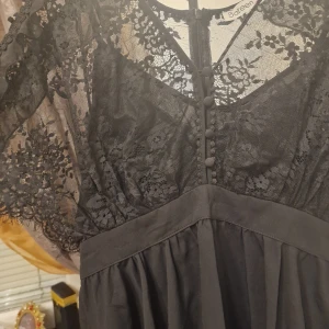 Lace chiffon topp - Black laced and chiffon topp 