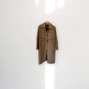 Ullskapare Whyred - Klassisk ullkappa från Whyred