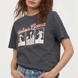 Selena Gomez T-Shirt  - Säljer då den inte passar mig längre<3 perfekt som pyjamas!