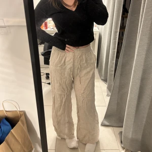 Linnebyxor  - Super fina linnebyxor från Gina, storlek 38💕får tyvärr ingen användning av dom. Pris kan diskuteras 