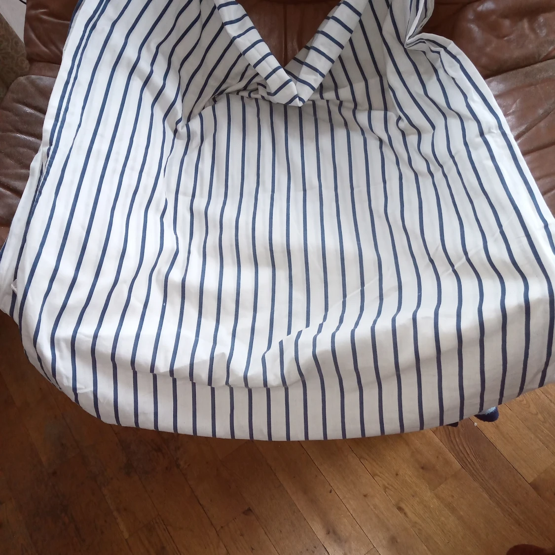 Madrassskydd blårandig för tunn madrass . - 90