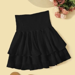 Svart volangkjol - Säljer denna svarta volangkjolen, aldrig använd 💗