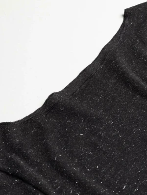 Intimissimi tröja  - Helt oanvänd glittrig Intimissimi tröja, köpt på Plick men den passa inte mig/ var oanvänd när jag köpte den. 