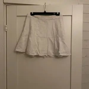 Mini kjol från vero Moda Använd fåtal gånger