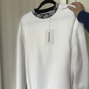 Acne tröja - Helt oanvänd acne tröja med prislapp kvar. Storlek S i unisex. 