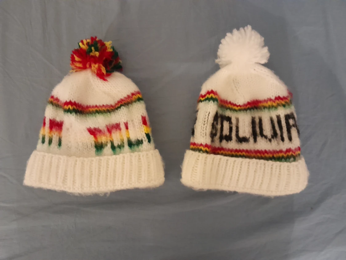 Mössor av allpacka ull