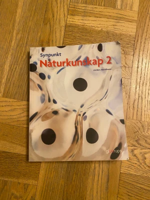 Synpunkt, Naturkunskap 2 - Kurslitteratur för naturkunskap 2. Betalning sker via Swish. Står ej för postens slarv! Frakten kommer att kosta 69 kr och ej 49 som det är angivet nedan.