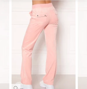 Juicy couture  - Säljer mina Juicy Couture i xs. Använda 2 gånger. Färg: Pale pink