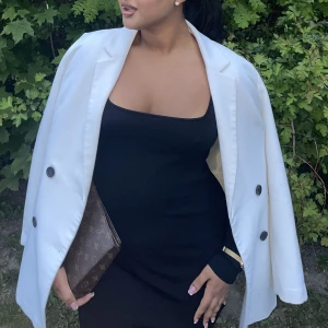 Blazer - Säljer denna fina oversized blazer från Nelly. Använd ett fåtal gånger men i bra skick.